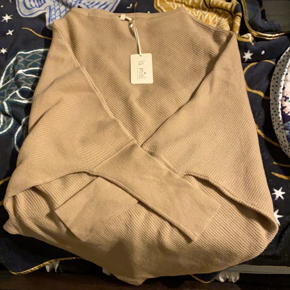 NWT la miel poncho sweater